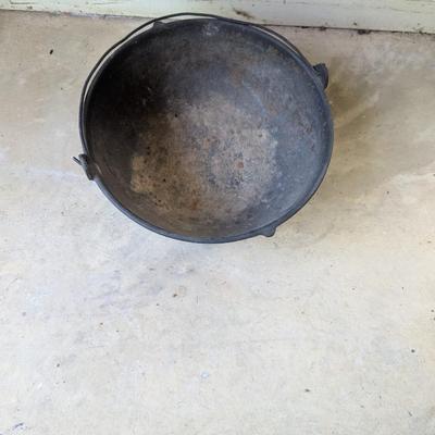 Antique Primitive Cast Iron Hanging Pot 12" (G)