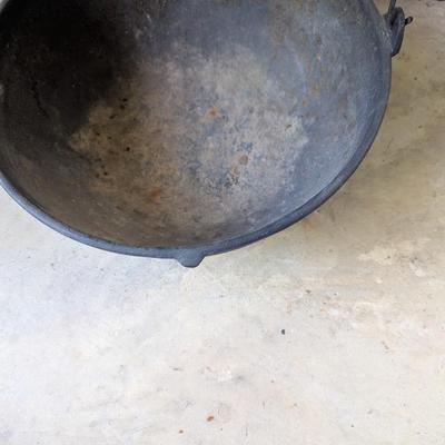 Antique Primitive Cast Iron Hanging Pot 12" (G)