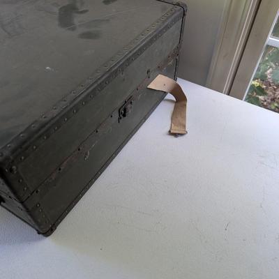 Vintage Case With Leather Handle (G)