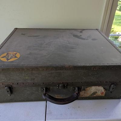 Vintage Case With Leather Handle (G)