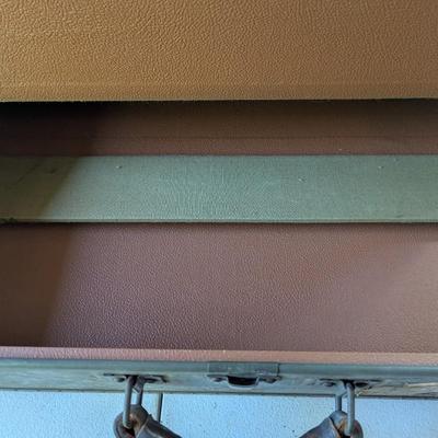 Vintage Case With Leather Handle (G)
