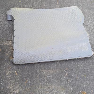 Approx 41" x 49" Husky Liners (G)