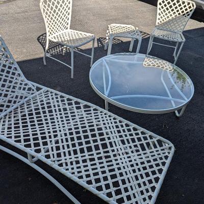 Marked - Vintage "Brown Jordan" Vinyl Strap White Patio Chase Lounge Chair Round Table Chairs & Side Table (G)