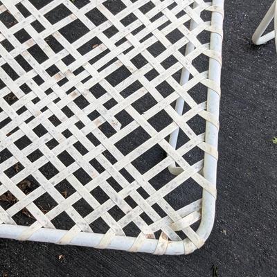 Marked - Vintage "Brown Jordan" Vinyl Strap White Patio Chase Lounge Chair Round Table Chairs & Side Table (G)