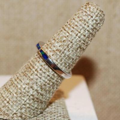 Size 6 Marked .925 Delicate Thin 4 Panel Blue & Green Sections Ring on a Silver Band (1.8g)
