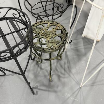 4 pretty garden items/plant stands