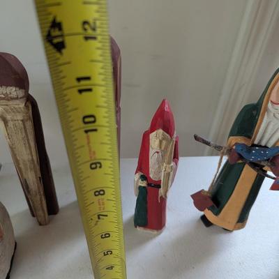 Wooden & Resin Santa Figures (G)