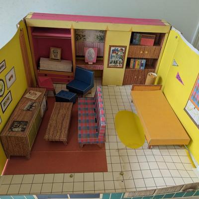 Vintage Barbie's Dream House (G)