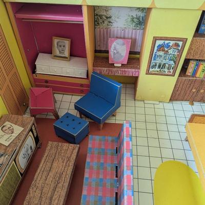Vintage Barbie's Dream House (G)