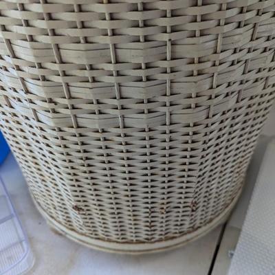 Assortment Of Home Decor (G)