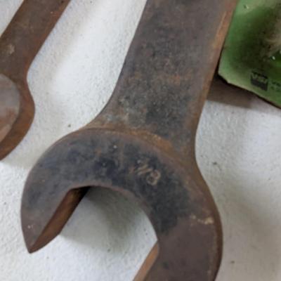 Antique Tools Metal Spikes Wedges Cast Iron Auto Screw Bottle Jack Wrenches (G)