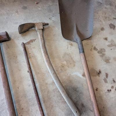 Assortment Of Hand Tools (G)