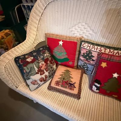 Lot of holiday throw pillows