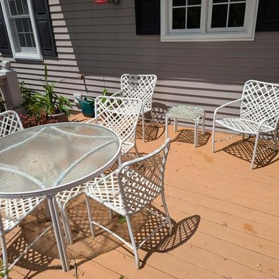 Marked - Vintage "Brown Jordan" Outdoor Metal Plastic Strap Patio Set