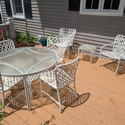 Marked - Vintage "Brown Jordan" Outdoor Metal Plastic Strap Patio Set