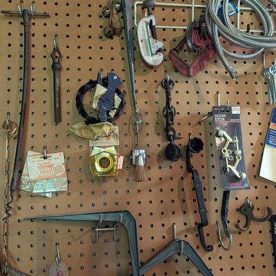 Assortment Of Hand Tools Includes 3 1/2" Vise (TR)