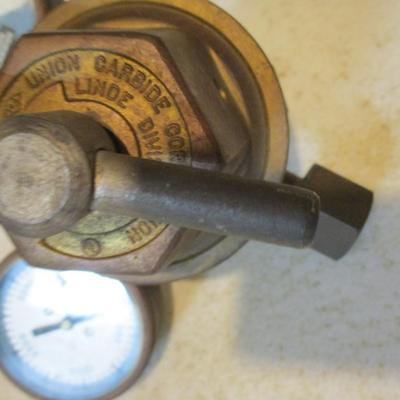 Union Carbide Linde Acetylene Gauges (TR)