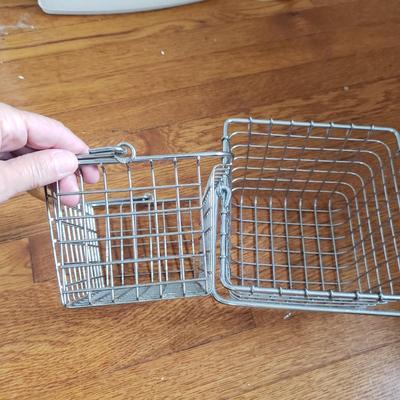 Plastic and Wire Storage Bins (G-KD)