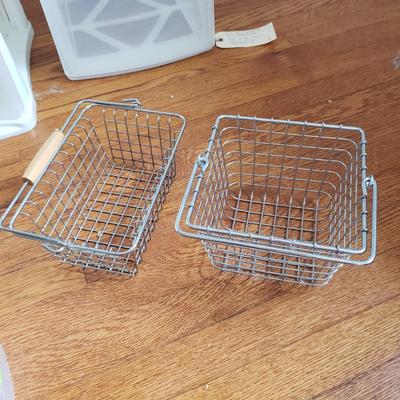 Plastic and Wire Storage Bins (G-KD)