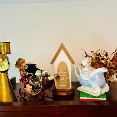 4 piece Christmas Lot