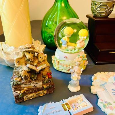 Precious Moment Globe, vase, wooden box, candle lot