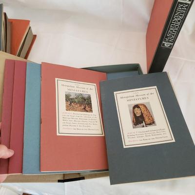 Metropolitan Museum of Art Album of Miniatures (G-KD)