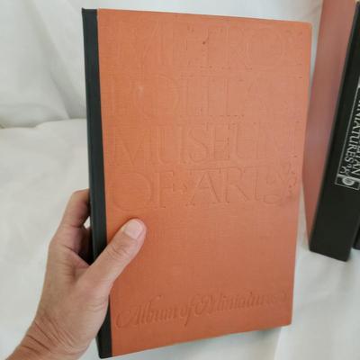 Metropolitan Museum of Art Album of Miniatures (G-KD)