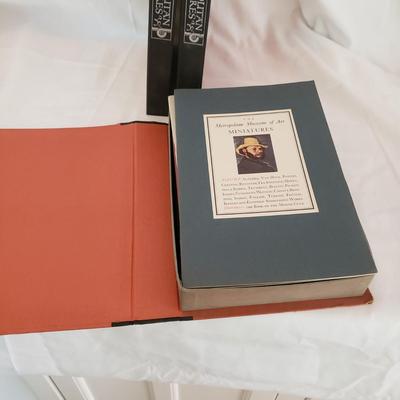 Metropolitan Museum of Art Album of Miniatures (G-KD)