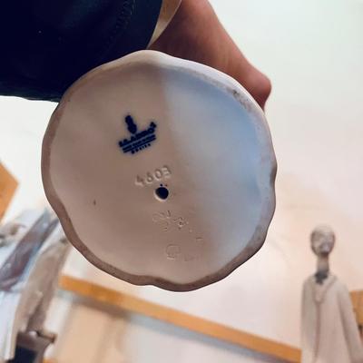 Lladro Doctor/Nurse combo lot 1