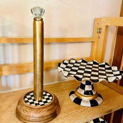Checkered Replica Papertowel holder and cake stand Lot