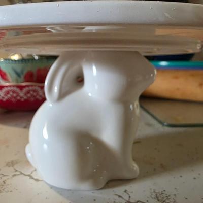 Kitchen Lot - Silver pitcher, colored bowls, Tupperware