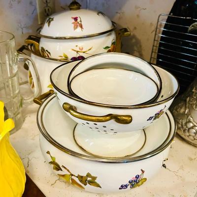Tabletop unlimited Pots 5 piece lot