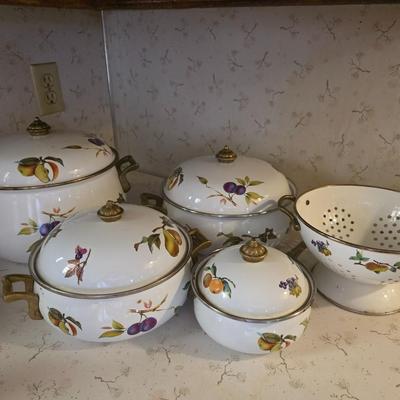 Tabletop unlimited Pots 5 piece lot