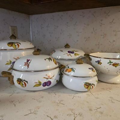 Tabletop unlimited Pots 5 piece lot