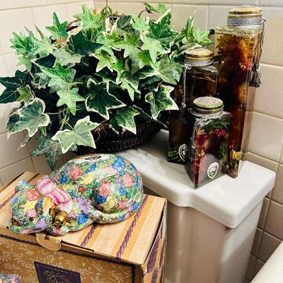 Cat, dried botanical bath oils plant lot