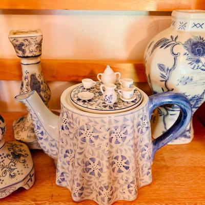 Blue and White - kettle lot