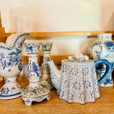 Blue and White - kettle lot