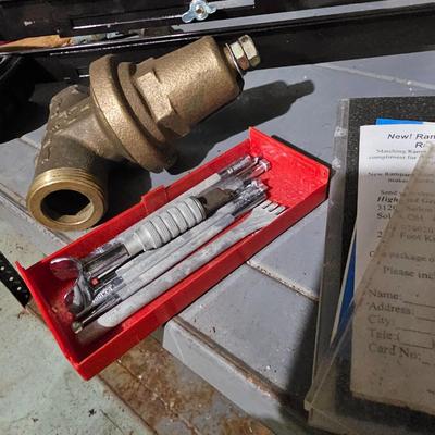 Assorted Saws & Hand Tools (G-JS)