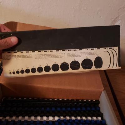 GBC Binding Machine, Plastic Binding Combs and More (G-KD)