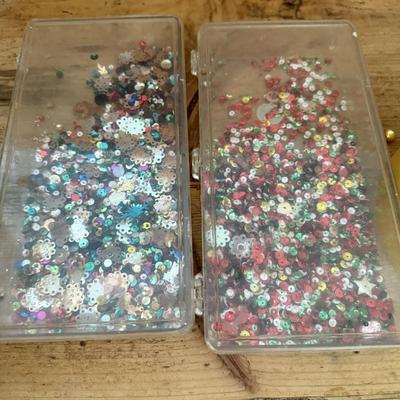 Table Loom and Other Craft Supplies (LR-BM)