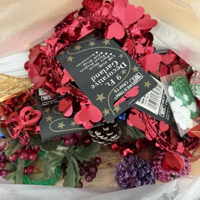 Table Loom and Other Craft Supplies (LR-BM)