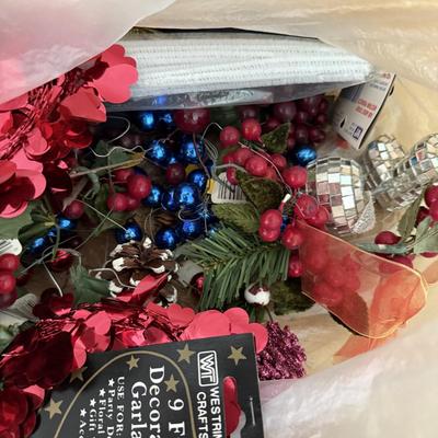 Table Loom and Other Craft Supplies (LR-BM)