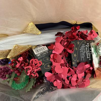 Table Loom and Other Craft Supplies (LR-BM)