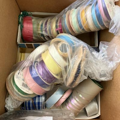 Table Loom and Other Craft Supplies (LR-BM)