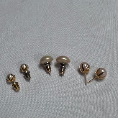 Variety of Pearl Necklaces, Monet Necklaces, and More! (ST-DZ)