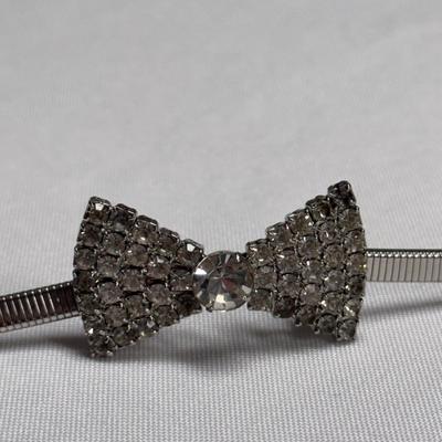 Variety of Pearl Necklaces, Monet Necklaces, and More! (ST-DZ)