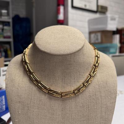 Variety of Pearl Necklaces, Monet Necklaces, and More! (ST-DZ)