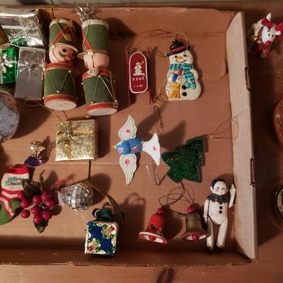 Christmas in May! Hallmark, Handmade,Oneida and More! (G-KD)