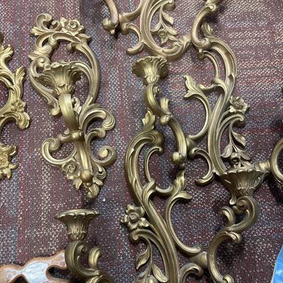 Gold decor and mugs holder