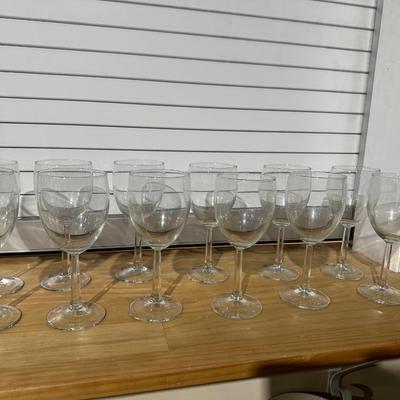 Set of 12 wine glasses lot #1